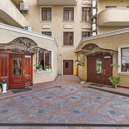 Greek Street Deluxe Apartment *